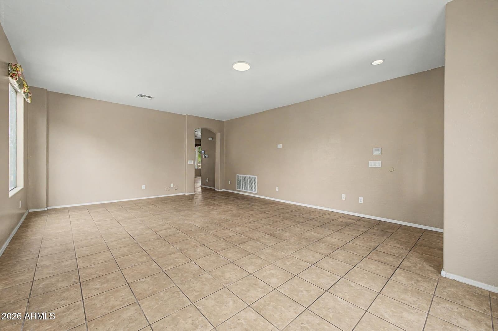 9807 S 43RD Lane, Laveen, AZ 85339 — photo 5 of 36