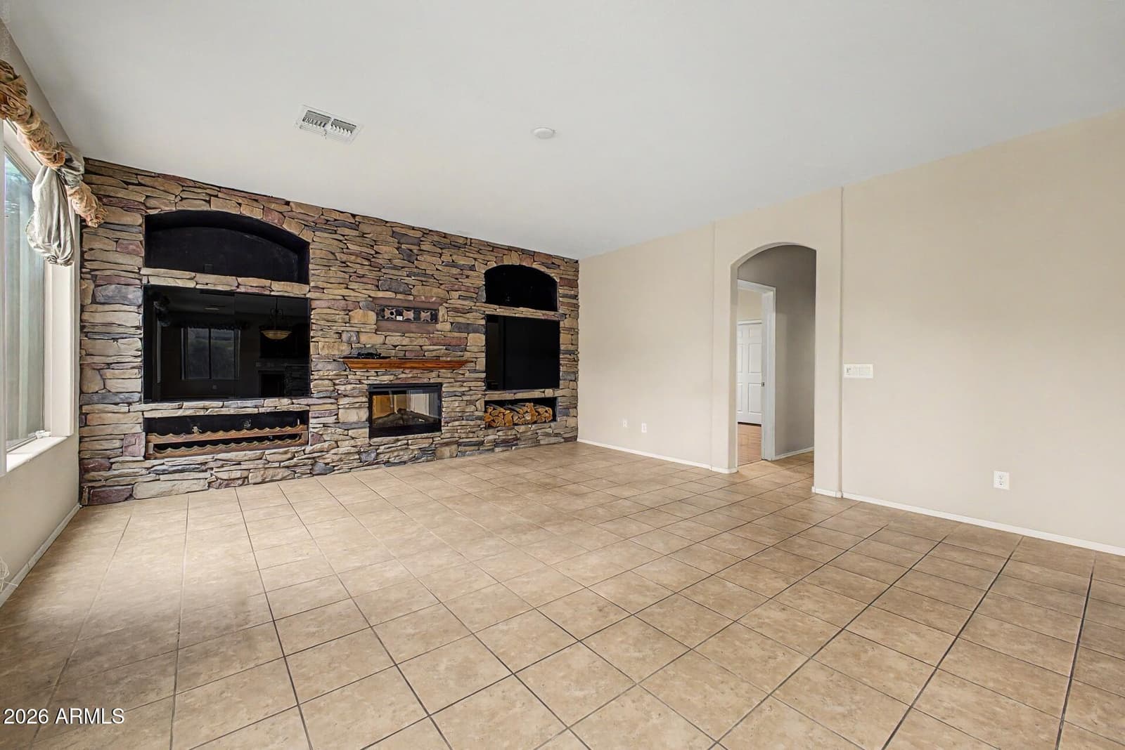 9807 S 43RD Lane, Laveen, AZ 85339 — photo 10 of 36