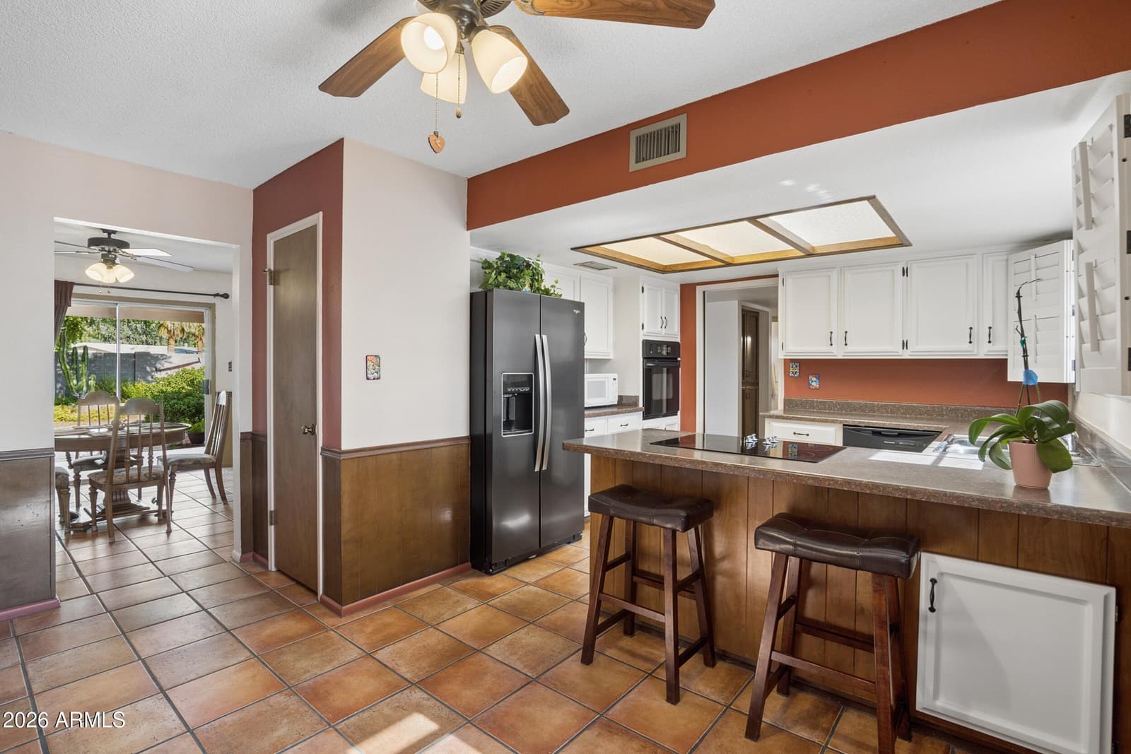 815 S SARANAC Avenue, Mesa, AZ 85208 — photo 10 of 49