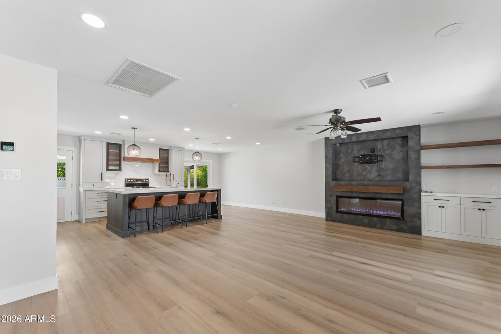 6107 N 87TH Place, Scottsdale, AZ 85250 — photo 4 of 42