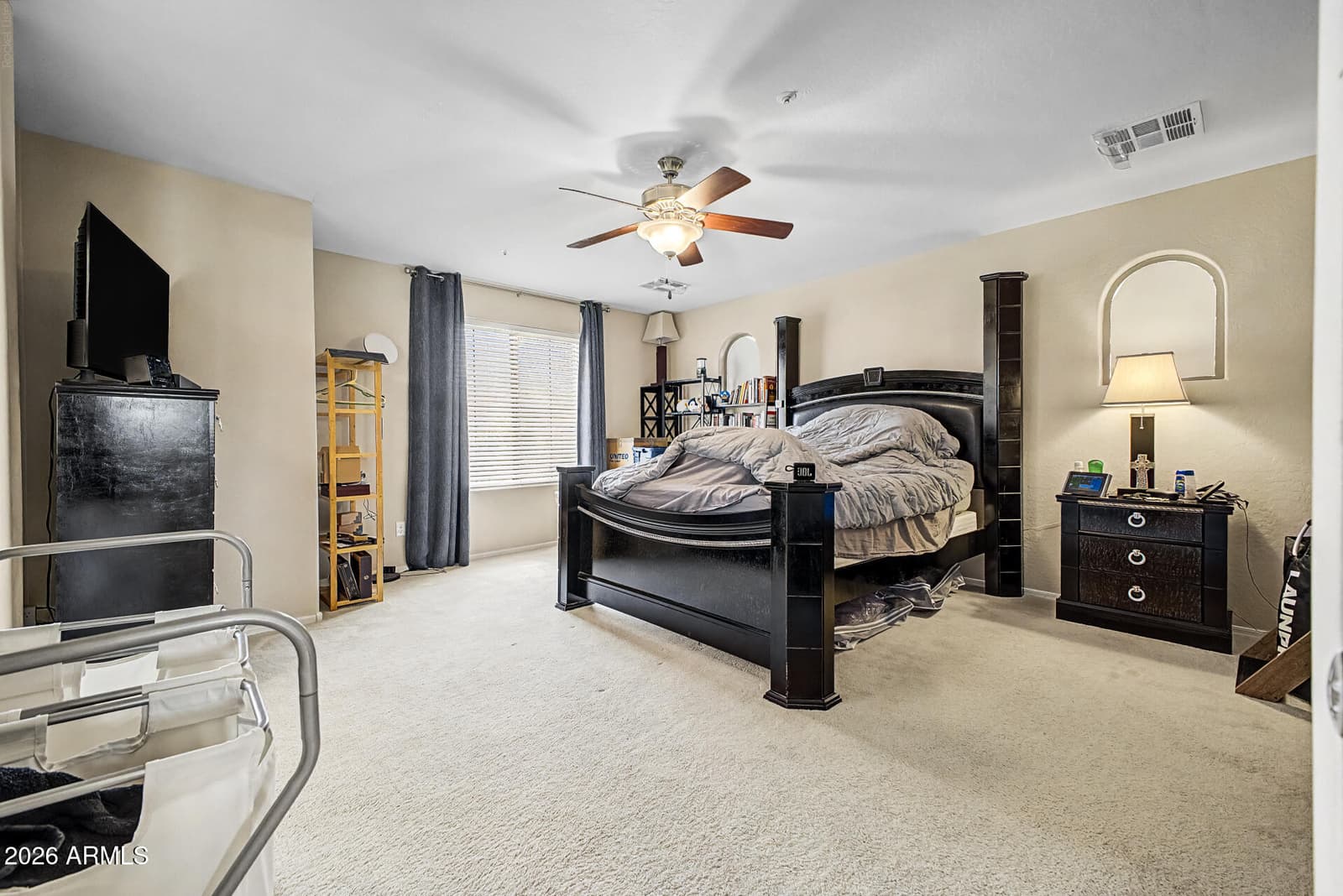 3306 E MEADOWVIEW Drive, Gilbert, AZ 85298 — photo 13 of 104
