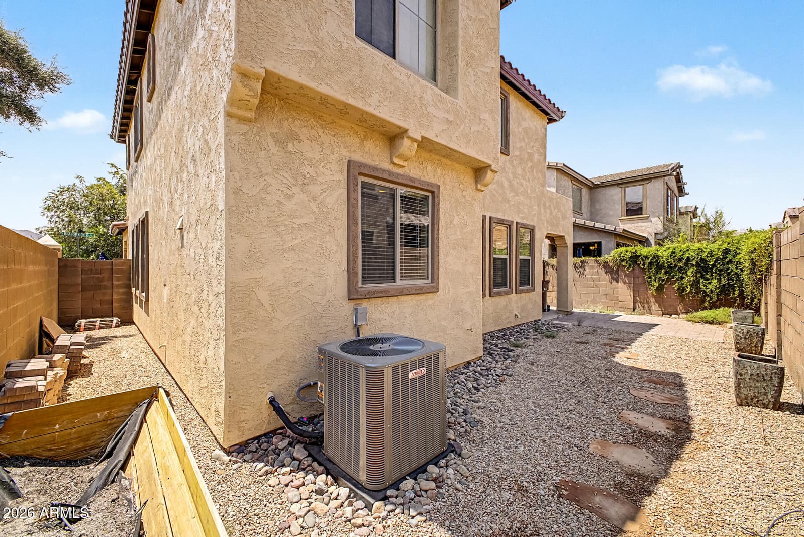 3306 E MEADOWVIEW Drive, Gilbert, AZ 85298 — photo 32 of 104