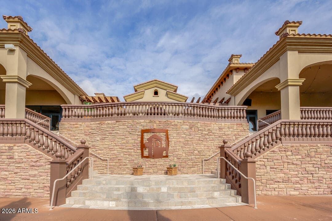 3306 E MEADOWVIEW Drive, Gilbert, AZ 85298 — photo 40 of 104