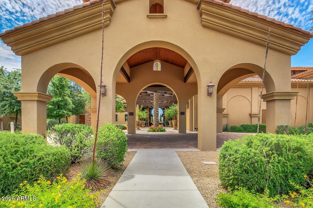 3306 E MEADOWVIEW Drive, Gilbert, AZ 85298 — photo 52 of 104