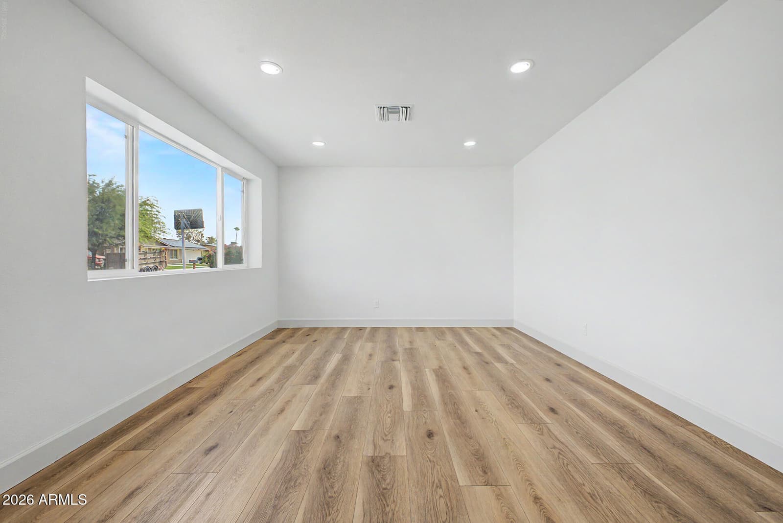 1821 W VILLA RITA Drive, Phoenix, AZ 85023 — photo 10 of 39