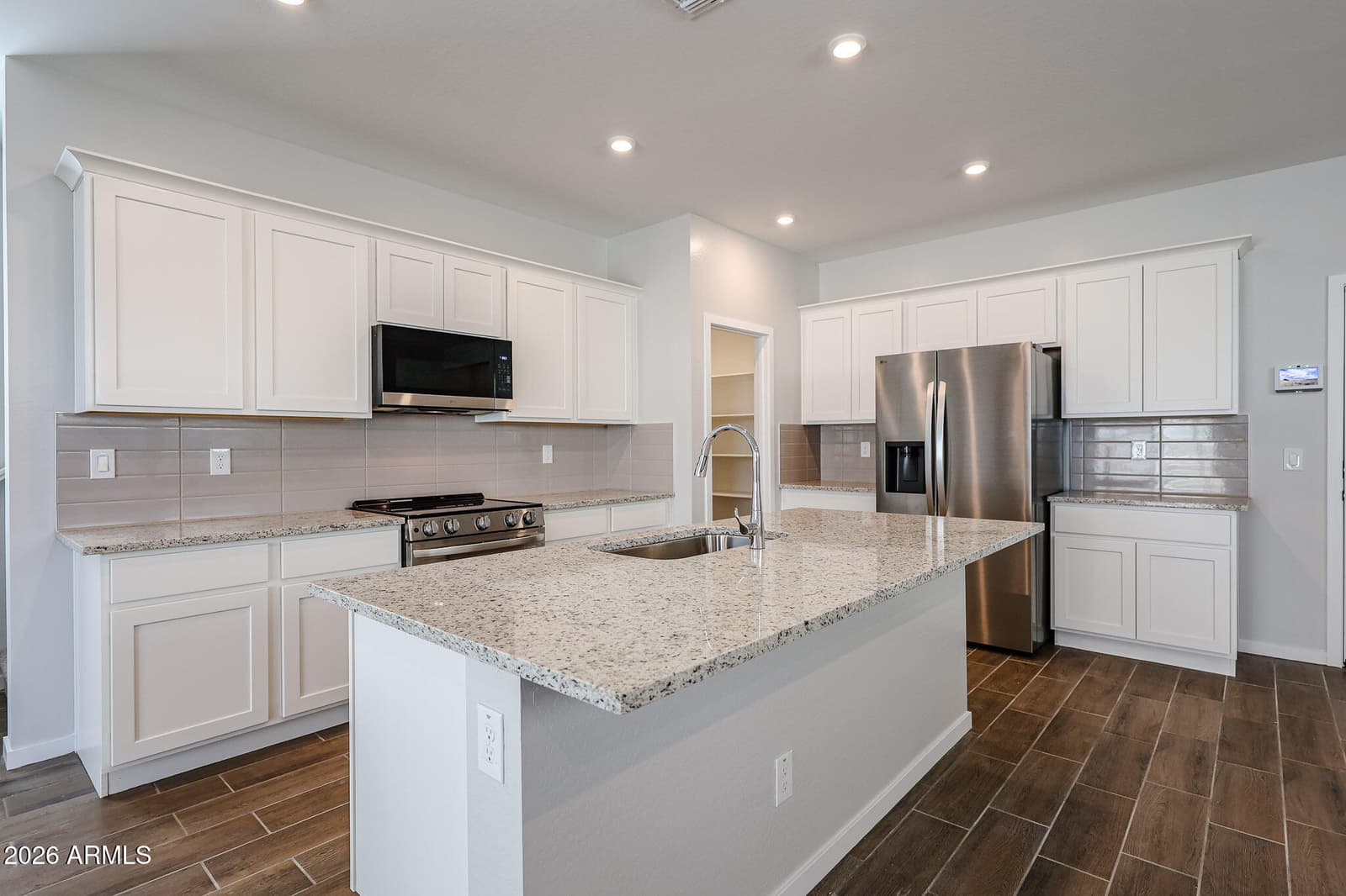 17372 W VILLA HERMOSA Lane, Surprise, AZ 85387 — photo 6 of 47