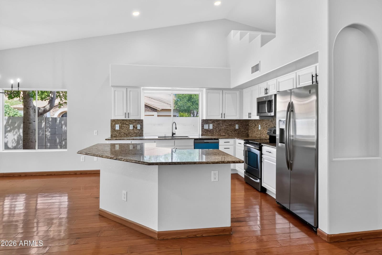 1220 N CAYMAN Drive, Gilbert, AZ 85234 — photo 11 of 38