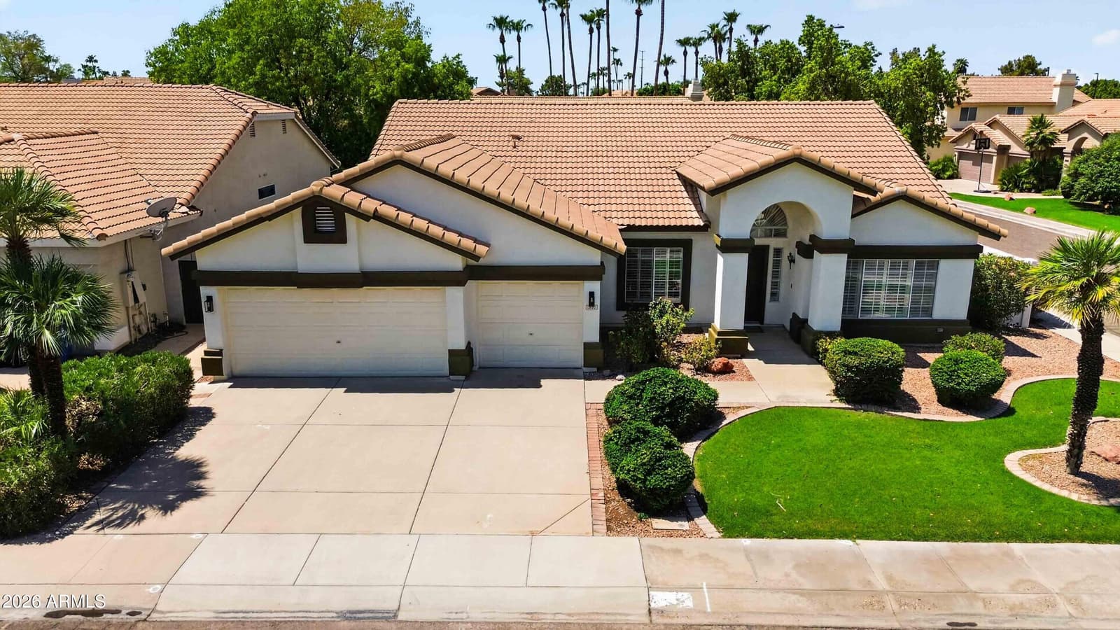 1220 N CAYMAN Drive, Gilbert, AZ 85234 — photo 3 of 38