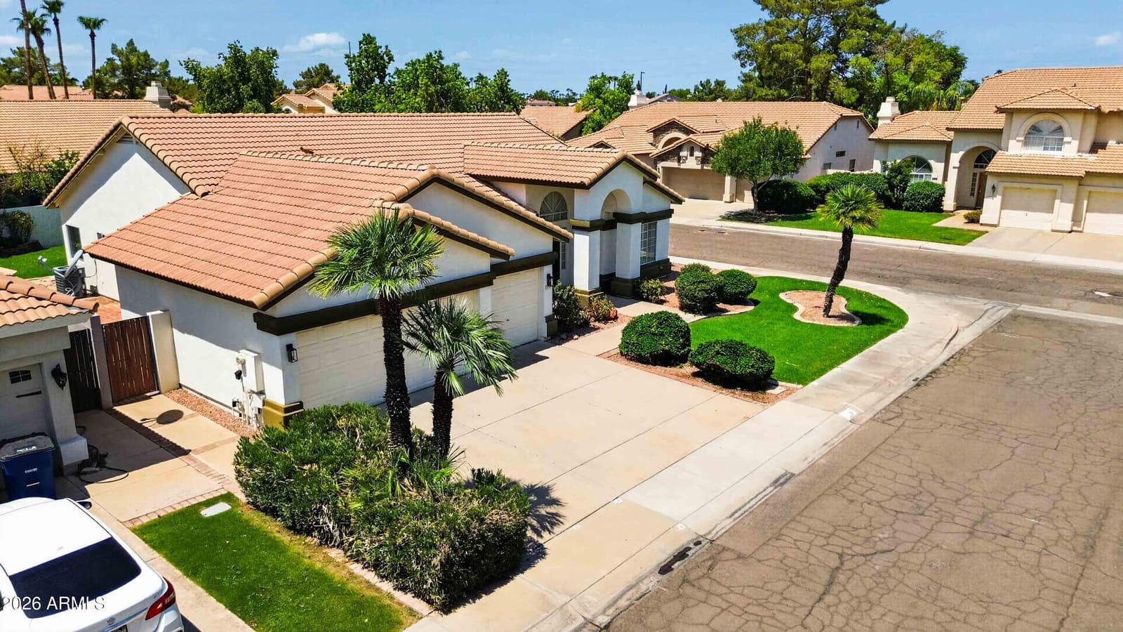 1220 N CAYMAN Drive, Gilbert, AZ 85234 — photo 4 of 38