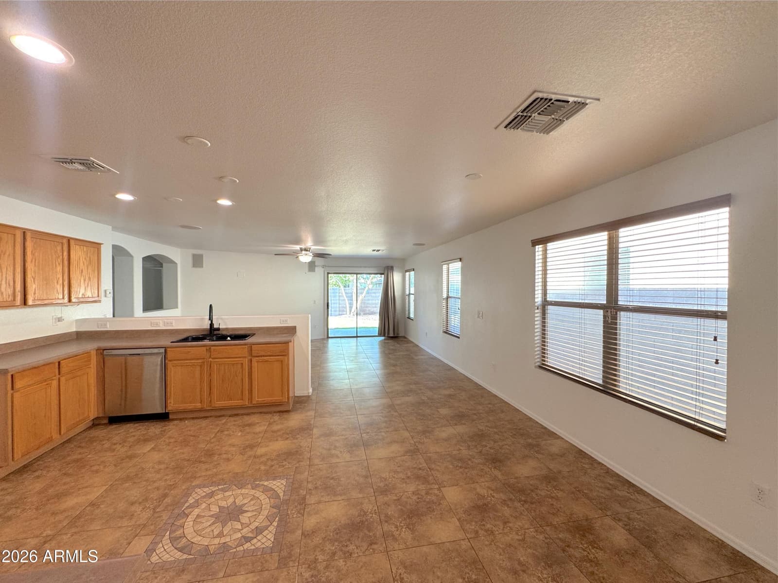 3156 W BELLE Avenue, San Tan Valley, AZ 85144 — photo 5 of 21