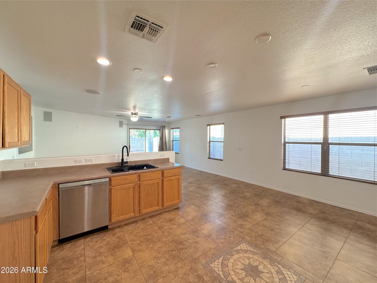 3156 W BELLE Avenue, San Tan Valley, AZ 85144 — photo 6 of 21
