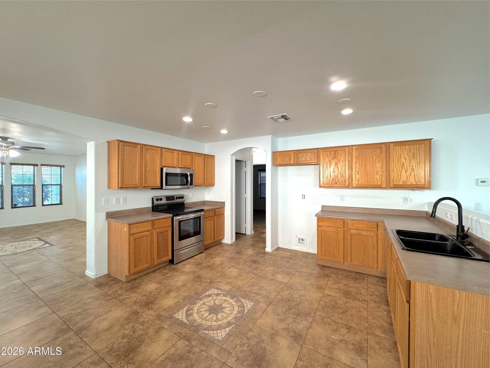 3156 W BELLE Avenue, San Tan Valley, AZ 85144 — photo 7 of 21