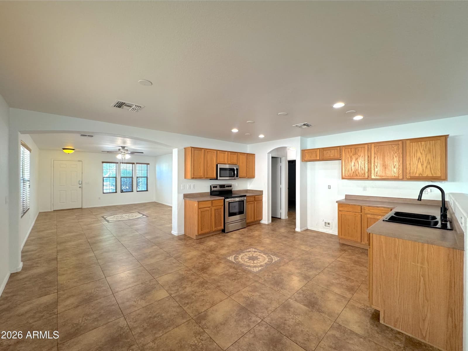 3156 W BELLE Avenue, San Tan Valley, AZ 85144 — photo 8 of 21