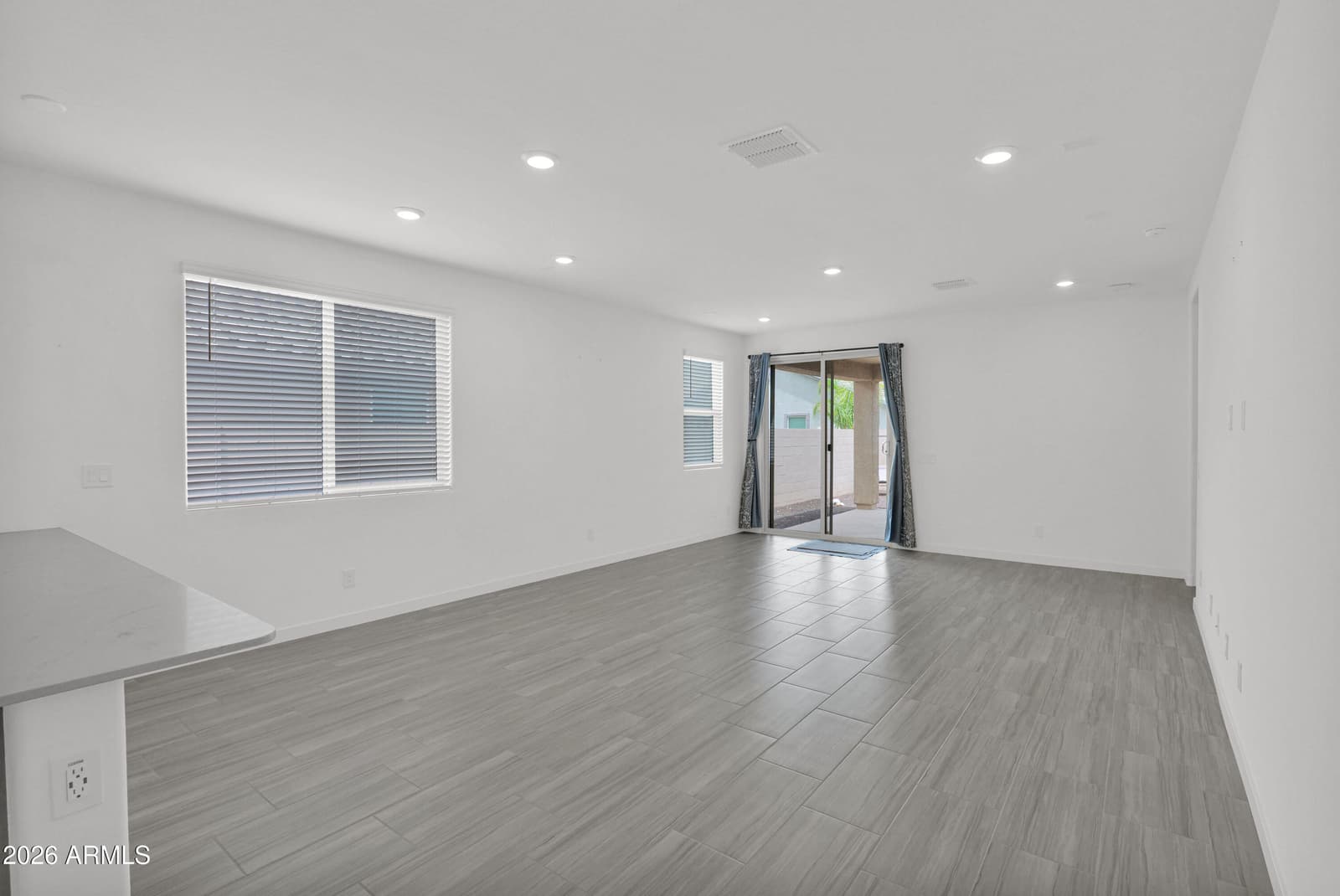 432 W Tamarack Drive, San Tan Valley, AZ 85140 — photo 4 of 41
