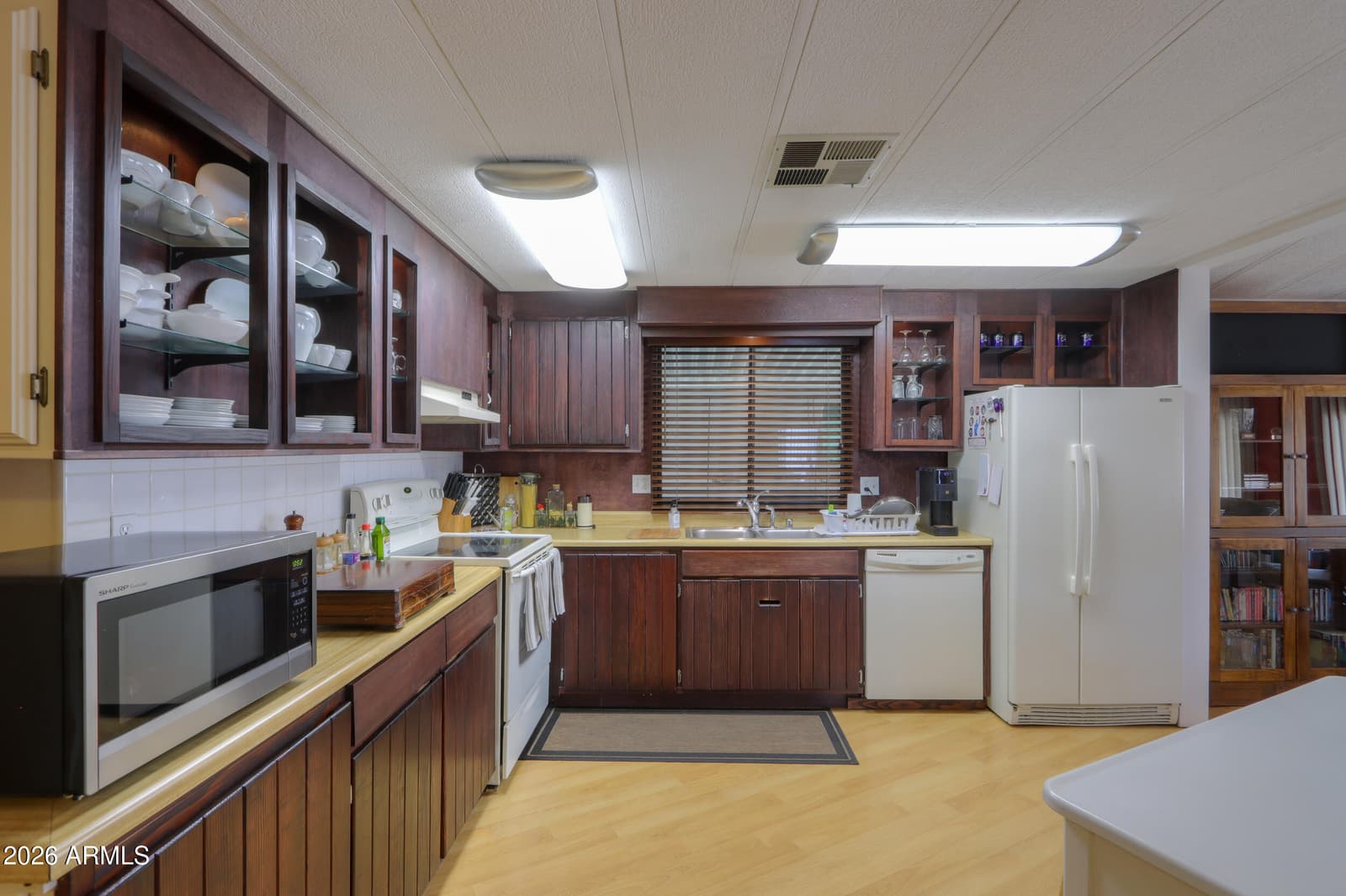 15602 N 16TH Drive, Phoenix, AZ 85023 — photo 12 of 28