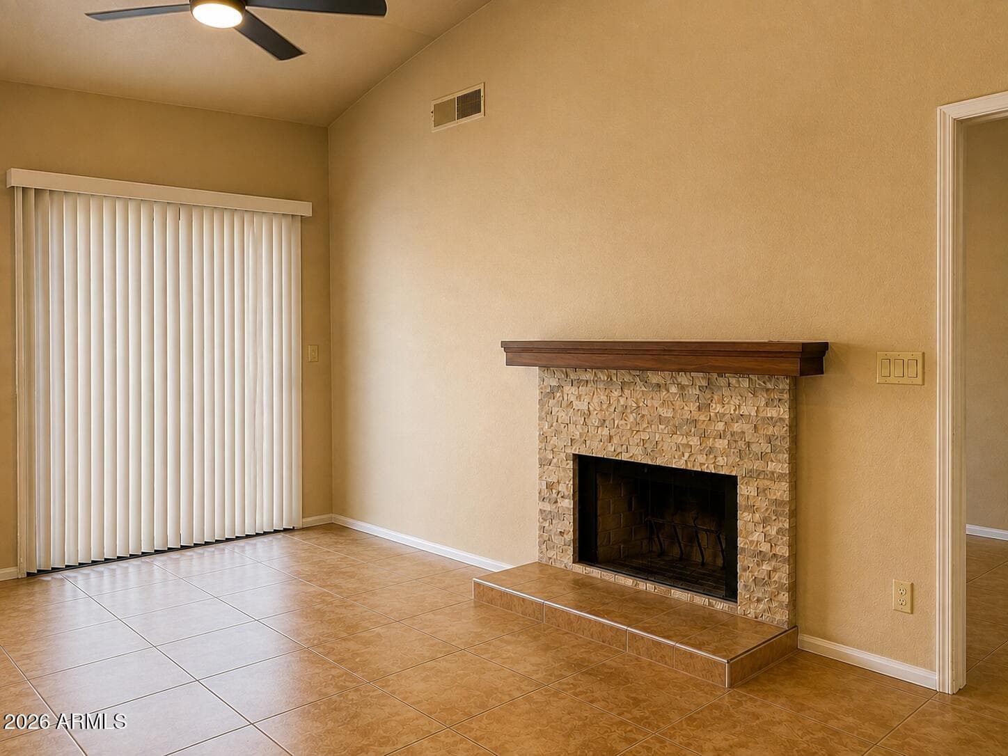 42 W CALLE DE ARCOS, Tempe, AZ 85284 — photo 6 of 17