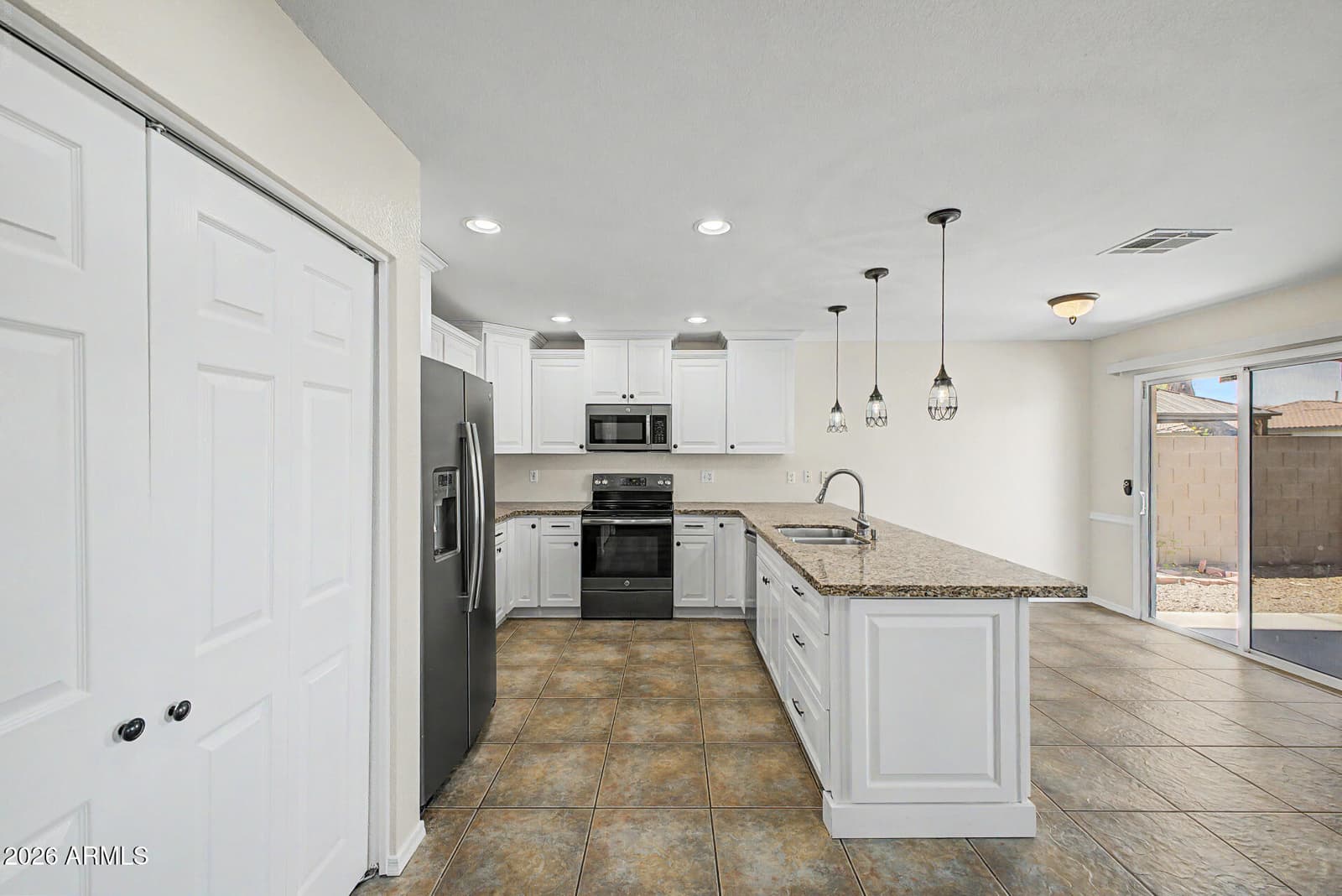1172 S BRIDGER Drive, Chandler, AZ 85286 — photo 10 of 29