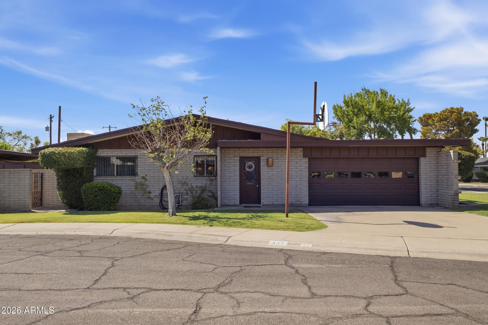 337 E GENEVA Drive, Tempe, AZ 85282 — photo 2 of 64