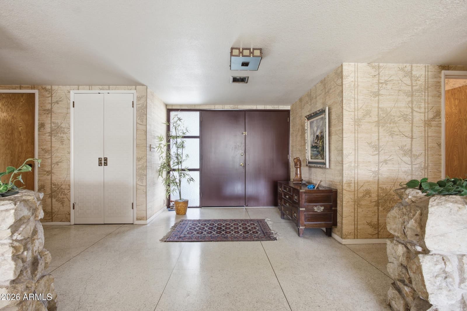 337 E GENEVA Drive, Tempe, AZ 85282 — photo 7 of 64
