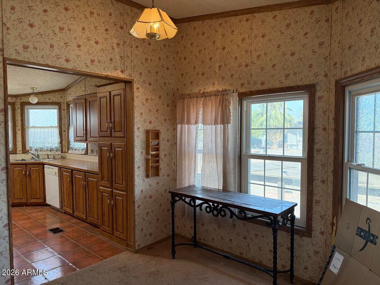 637 S ARNOLD Way, Coolidge, AZ 85128 — photo 6 of 48