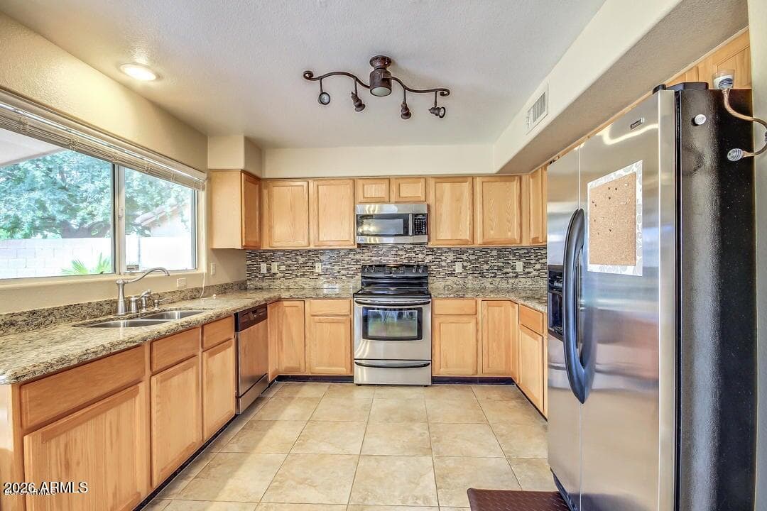 432 N VELERO Street, Chandler, AZ 85225 — photo 8 of 14