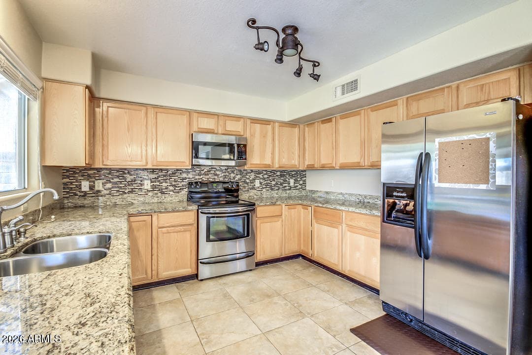 432 N VELERO Street, Chandler, AZ 85225 — photo 9 of 14