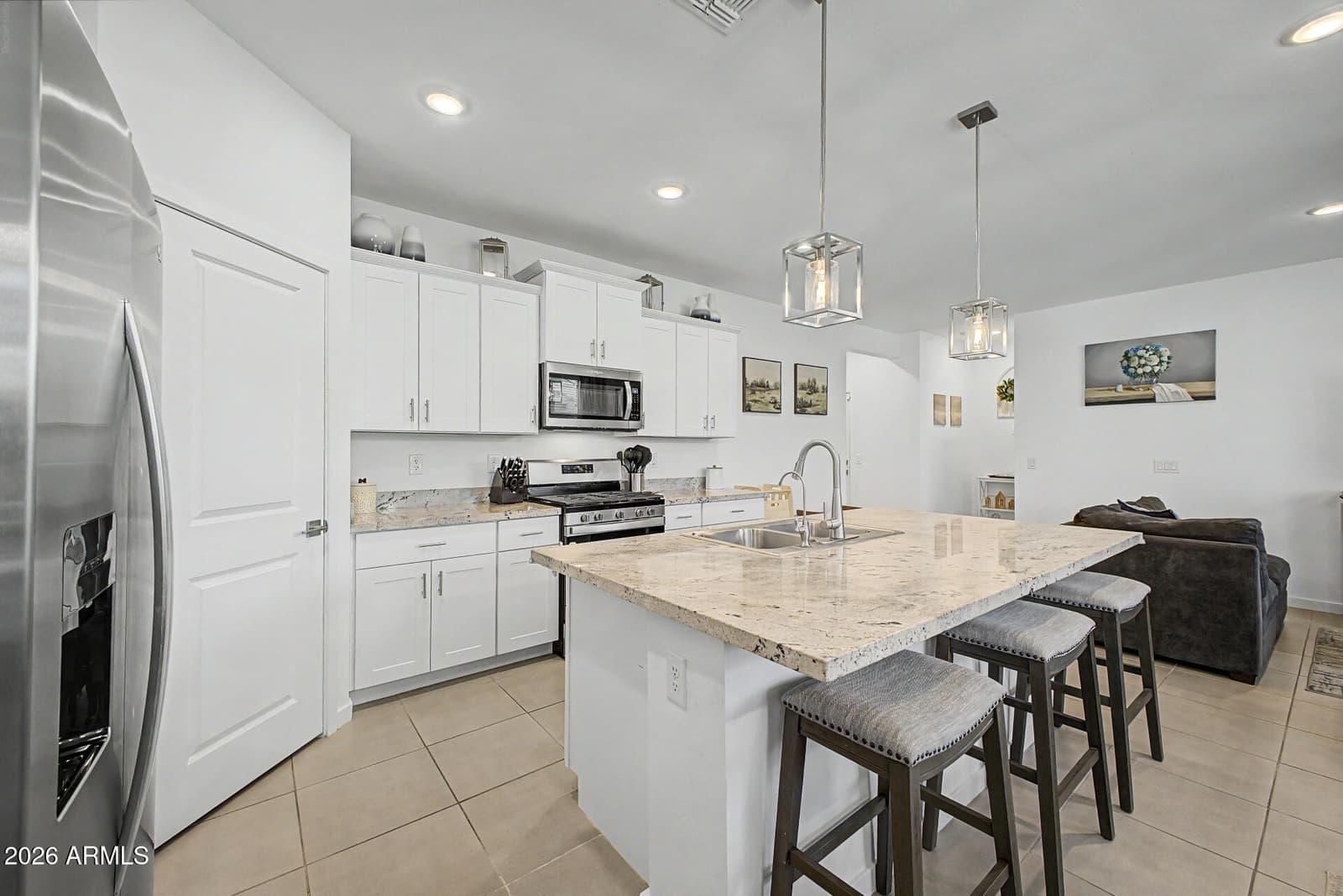 8812 W AGORA Lane, Tolleson, AZ 85353 — photo 12 of 40