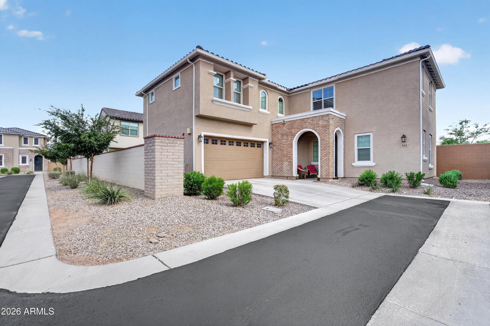 669 S SANDERS Drive, Gilbert, AZ 85296 — photo 2 of 54