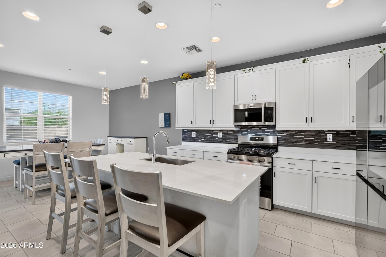 669 S SANDERS Drive, Gilbert, AZ 85296 — photo 12 of 54