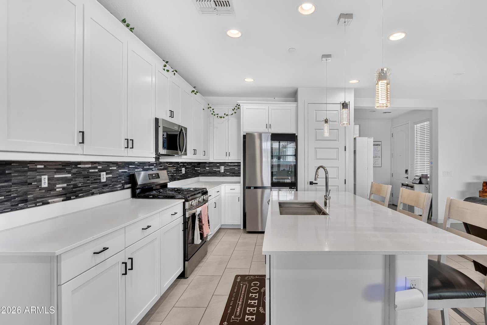669 S SANDERS Drive, Gilbert, AZ 85296 — photo 14 of 54