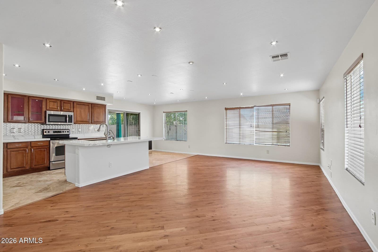 520 S 112TH Drive, Avondale, AZ 85323 — photo 11 of 39