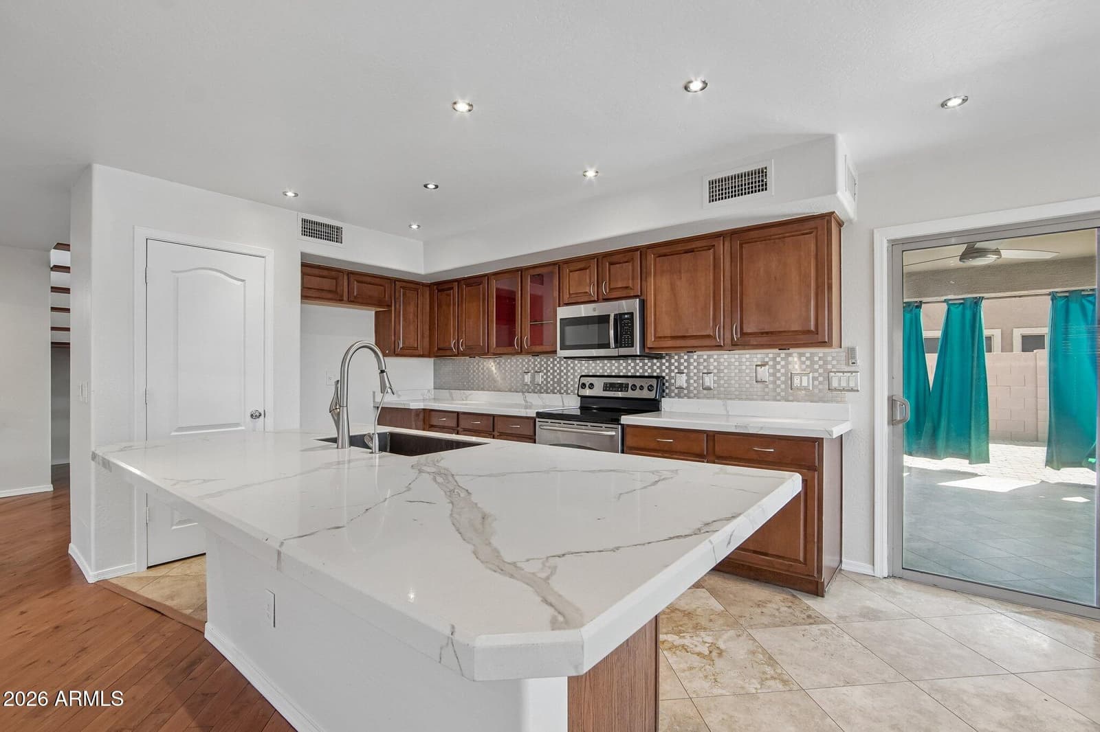 520 S 112TH Drive, Avondale, AZ 85323 — photo 14 of 39