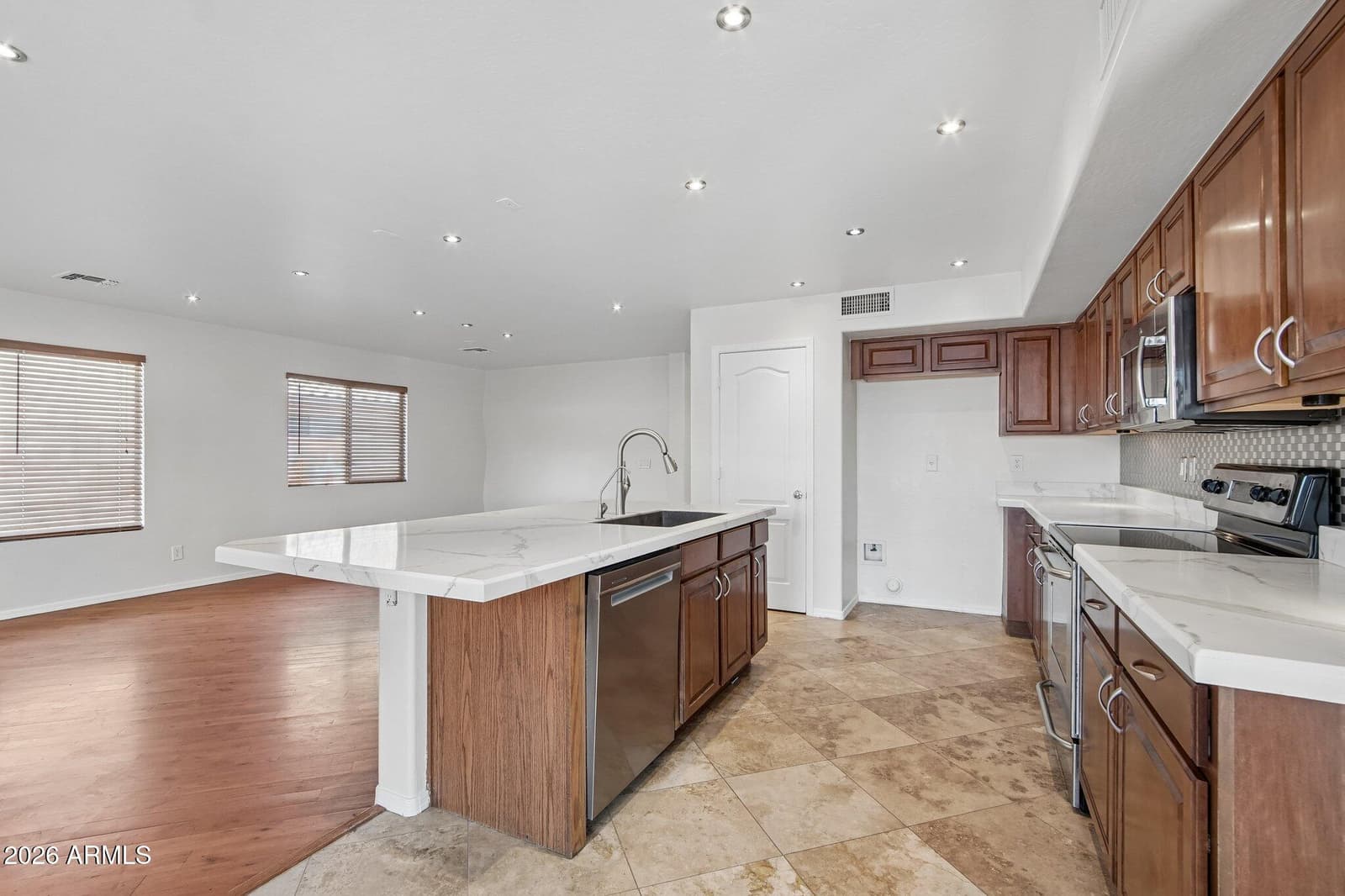 520 S 112TH Drive, Avondale, AZ 85323 — photo 15 of 39