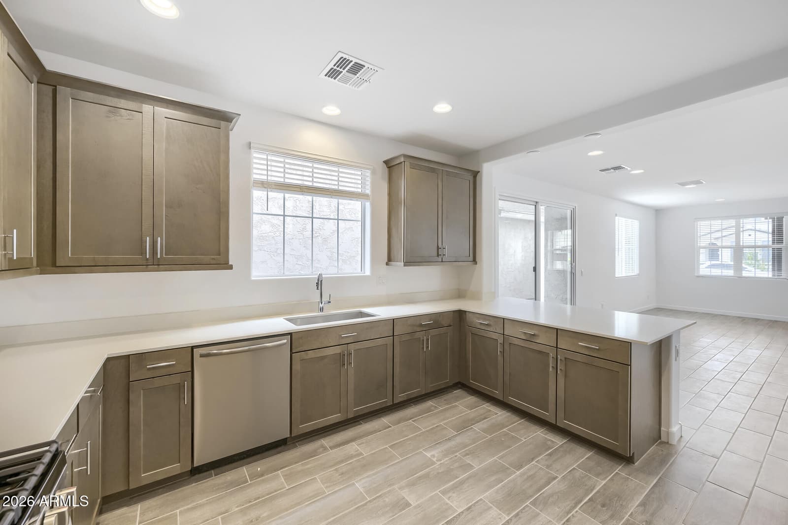 8306 E PRAIRIE Avenue, Mesa, AZ 85212 — photo 7 of 30