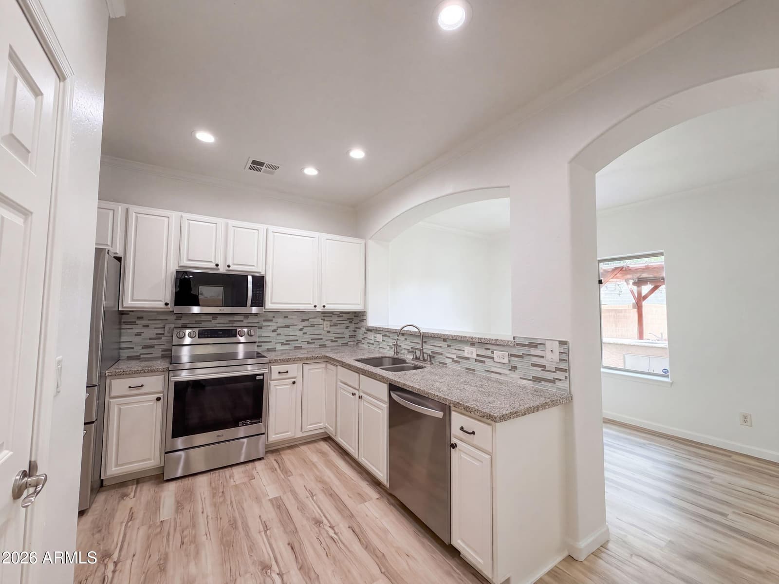5641 S 10TH Drive, Phoenix, AZ 85041 — photo 2 of 29