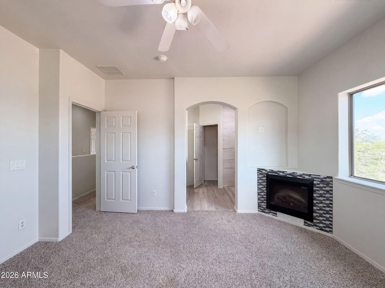 5641 S 10TH Drive, Phoenix, AZ 85041 — photo 9 of 29