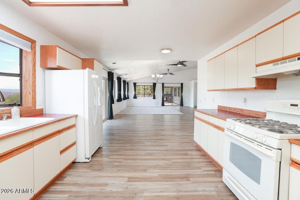 4710 N NACHEZ Drive, Rimrock, AZ 86335 — photo 13 of 46