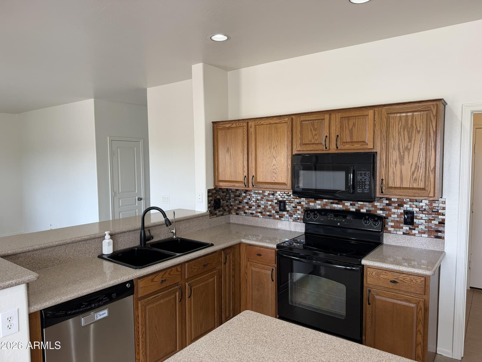 41108 N HUDSON Trail, Anthem, AZ 85086 — photo 6 of 31