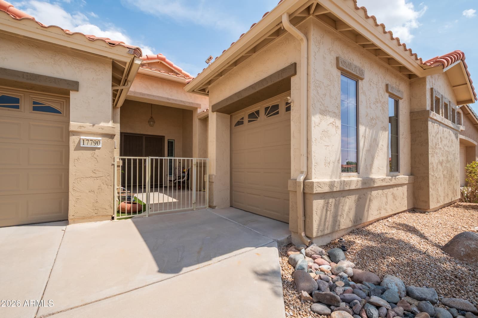 17790 W SAMMY Way, Surprise, AZ 85374 — photo 4 of 45