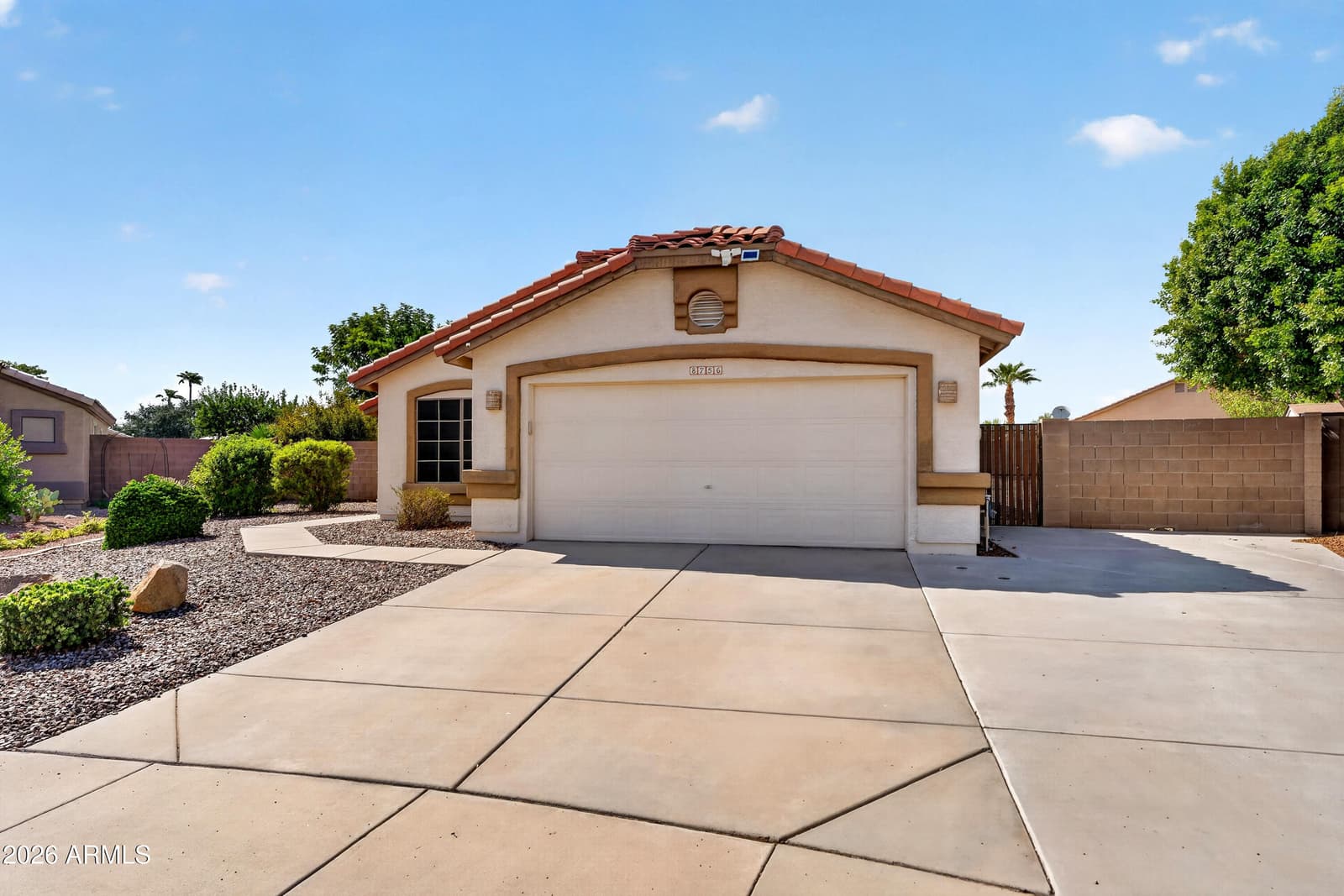 8756 W LONE CACTUS Drive, Peoria, AZ 85382