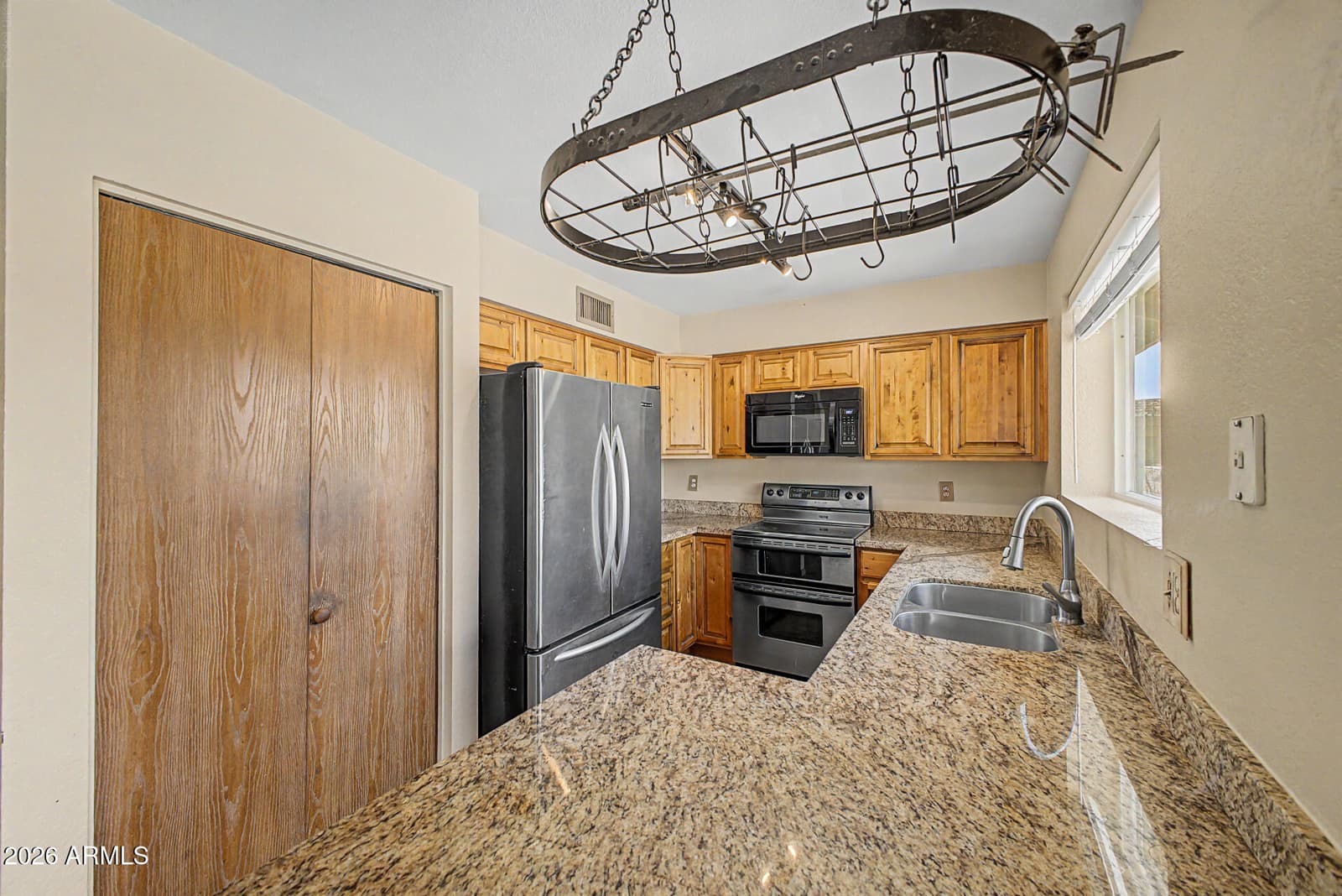 2402 E CARMEL Avenue, Mesa, AZ 85204 — photo 8 of 26