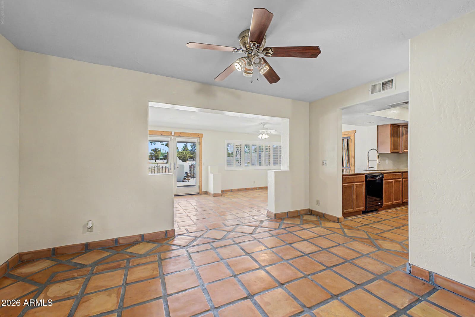 2075 E CAIRO Drive, Tempe, AZ 85282 — photo 7 of 30