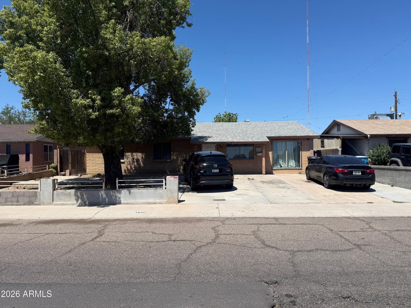 4820 N 73RD Avenue, Phoenix, AZ 85033 — photo 1 of 22