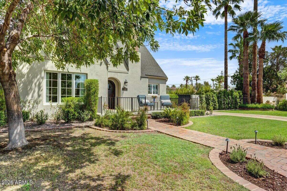 324 W MONTE VISTA Road, Phoenix, AZ 85003 — photo 3 of 38