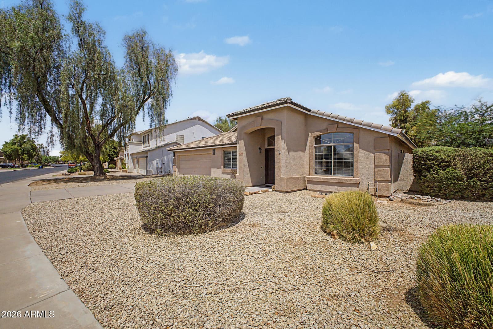 1812 E SAGEBRUSH Street, Gilbert, AZ 85296 — photo 9 of 51
