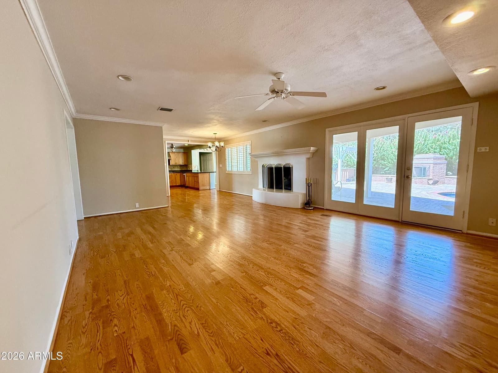 5948 E CALLE DEL PAISANO, Phoenix, AZ 85018 — photo 7 of 9