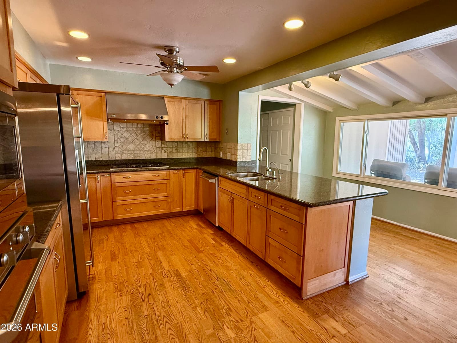 5948 E CALLE DEL PAISANO, Phoenix, AZ 85018 — photo 5 of 9