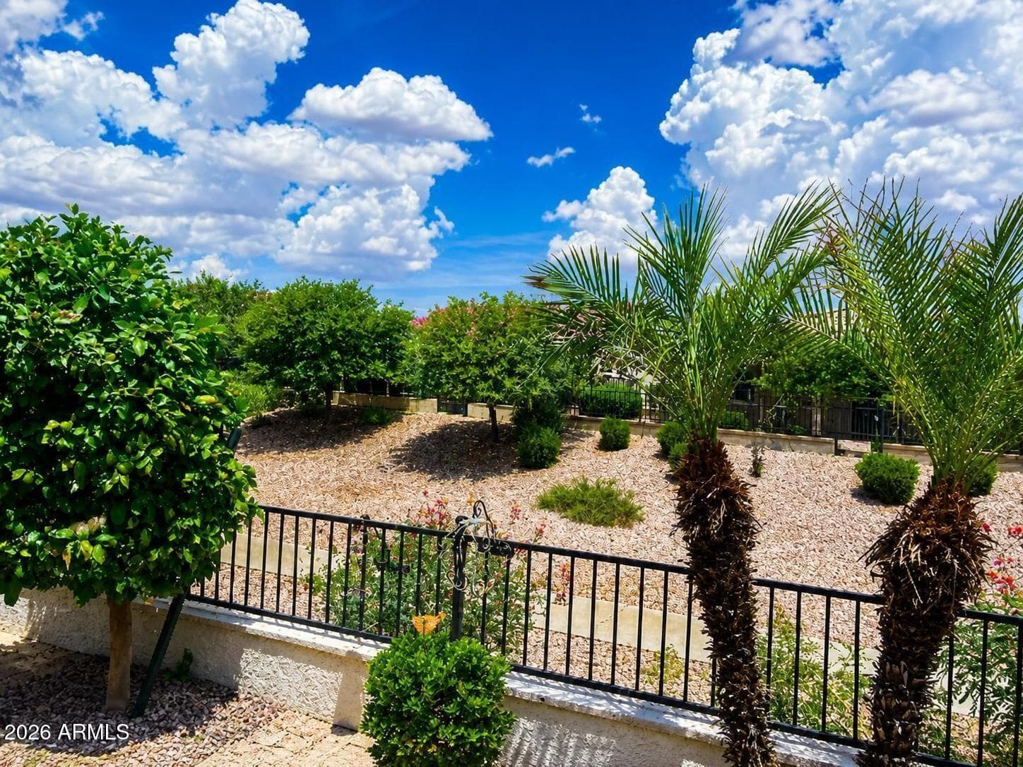 332 N RAINBOW Way, Casa Grande, AZ 85194 — photo 6 of 28