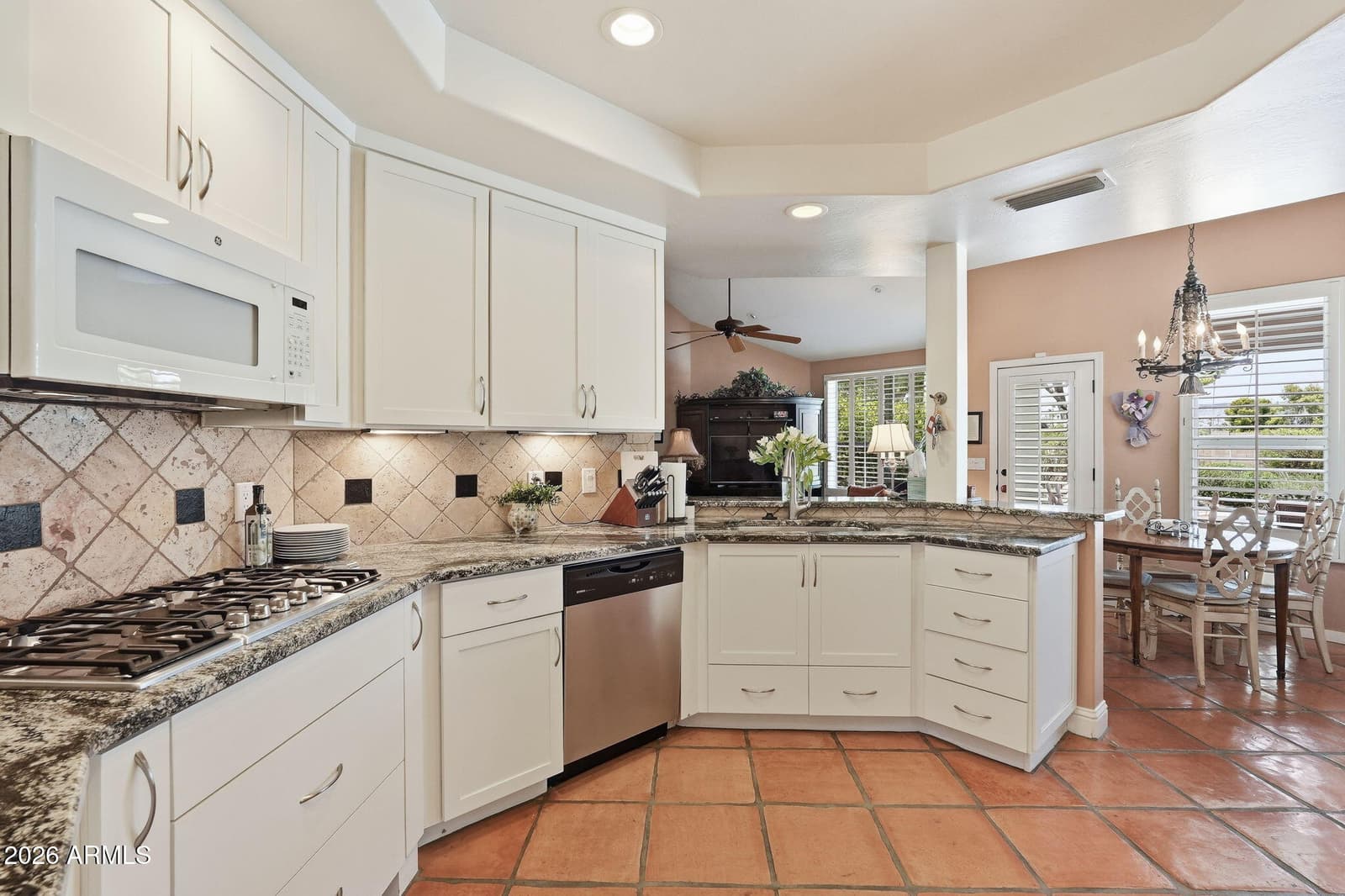 1116 W LAS PALMARITAS Drive, Phoenix, AZ 85021 — photo 12 of 48