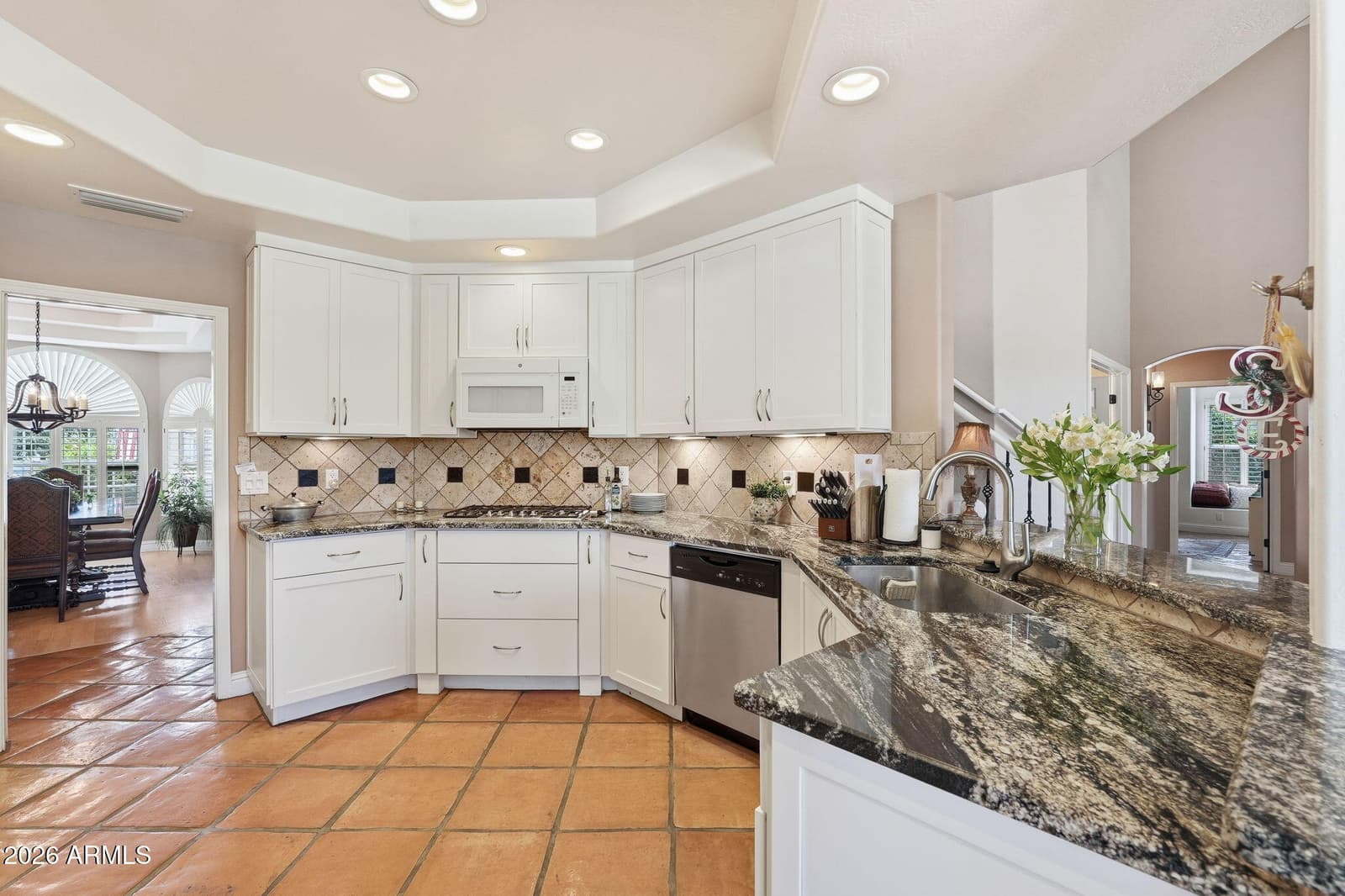 1116 W LAS PALMARITAS Drive, Phoenix, AZ 85021 — photo 9 of 48